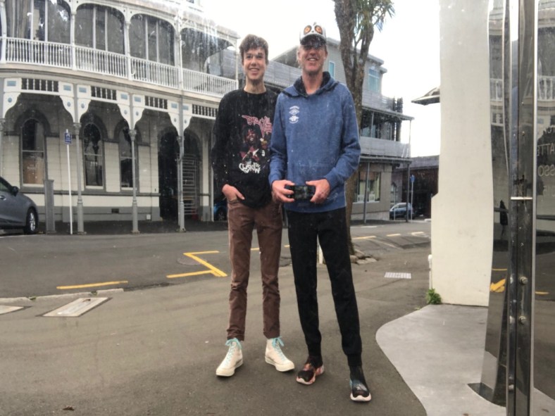 Des Kai Govette reflection